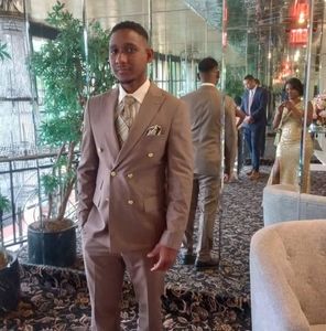 Meet your Posher, Morisseau